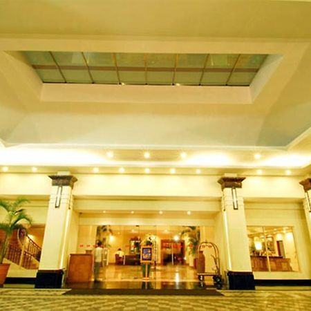 Hotel Gran Puri Manado Esterno foto