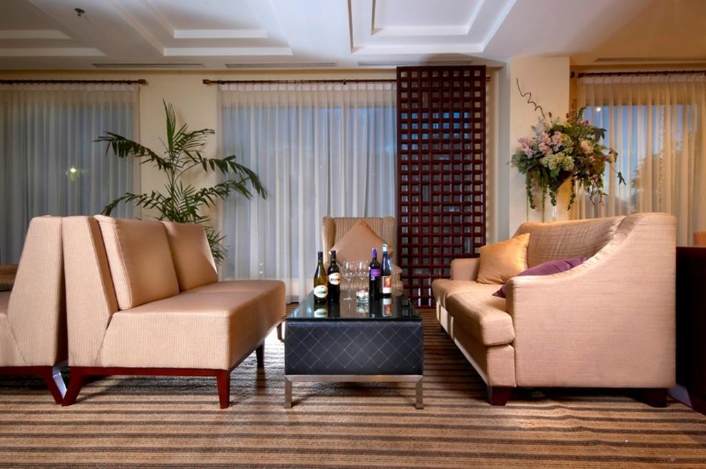 Hotel Gran Puri Manado Esterno foto
