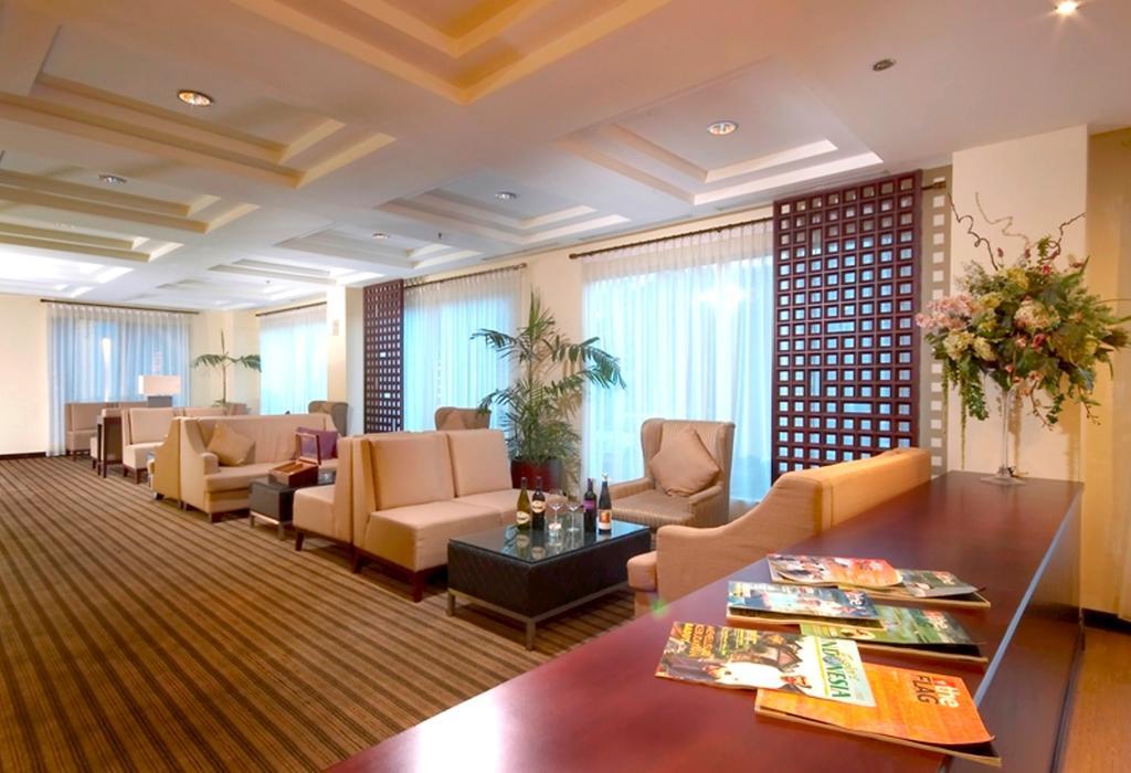 Hotel Gran Puri Manado Esterno foto