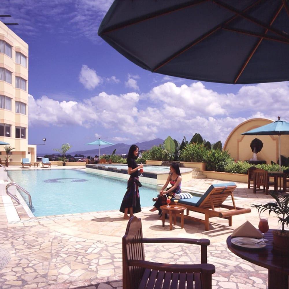 Hotel Gran Puri Manado Esterno foto