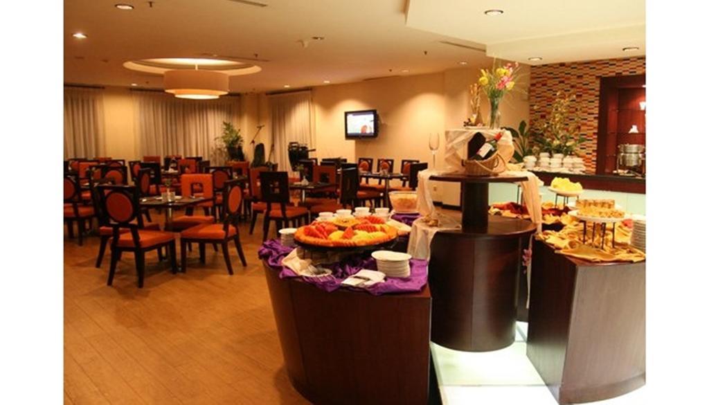 Hotel Gran Puri Manado Esterno foto